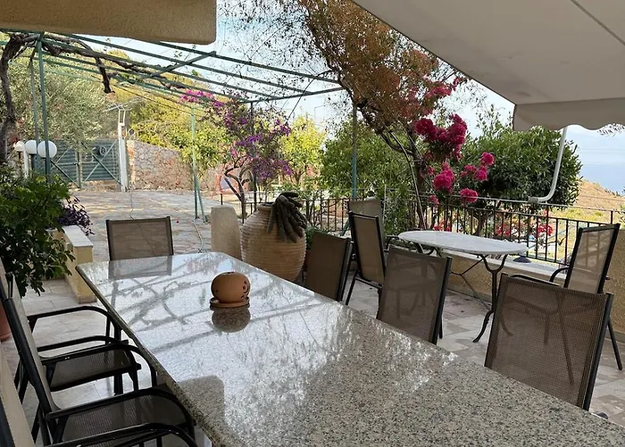 Sea View House A דירה